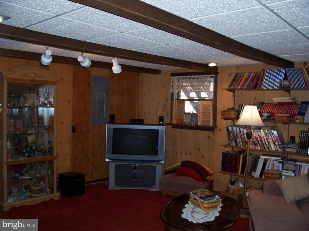 297 Furnace Hill Road Elizabethtown, PA 17022 - Photo 5 of 8 Gallery Image 5