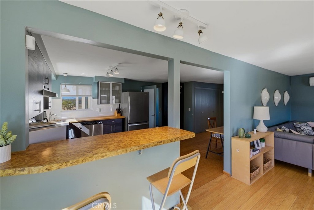 63434 2 Mile Road Joshua Tree, CA 92252 - Photo 12 of 48 BREAKFAST BAR