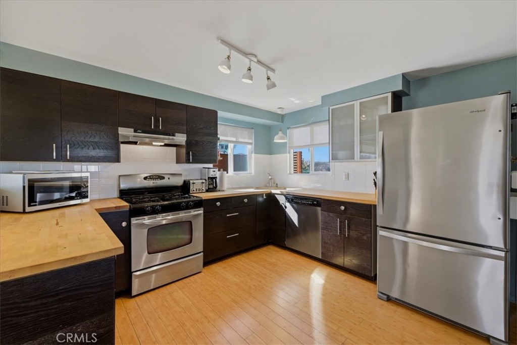 63434 2 Mile Road Joshua Tree, CA 92252 - Photo 13 of 48 KITCHEN