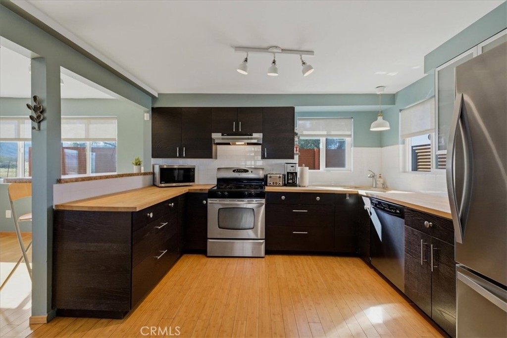 63434 2 Mile Road Joshua Tree, CA 92252 - Photo 14 of 48 KITCHEN