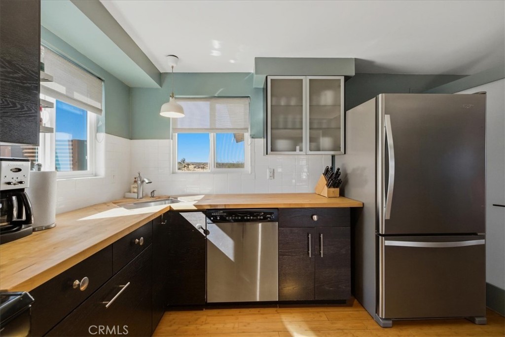 63434 2 Mile Road Joshua Tree, CA 92252 - Photo 15 of 48 KITCHEN