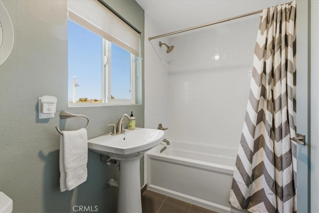 63434 2 Mile Road Joshua Tree, CA 92252 - Photo 27 of 48 EAST BATHROOM