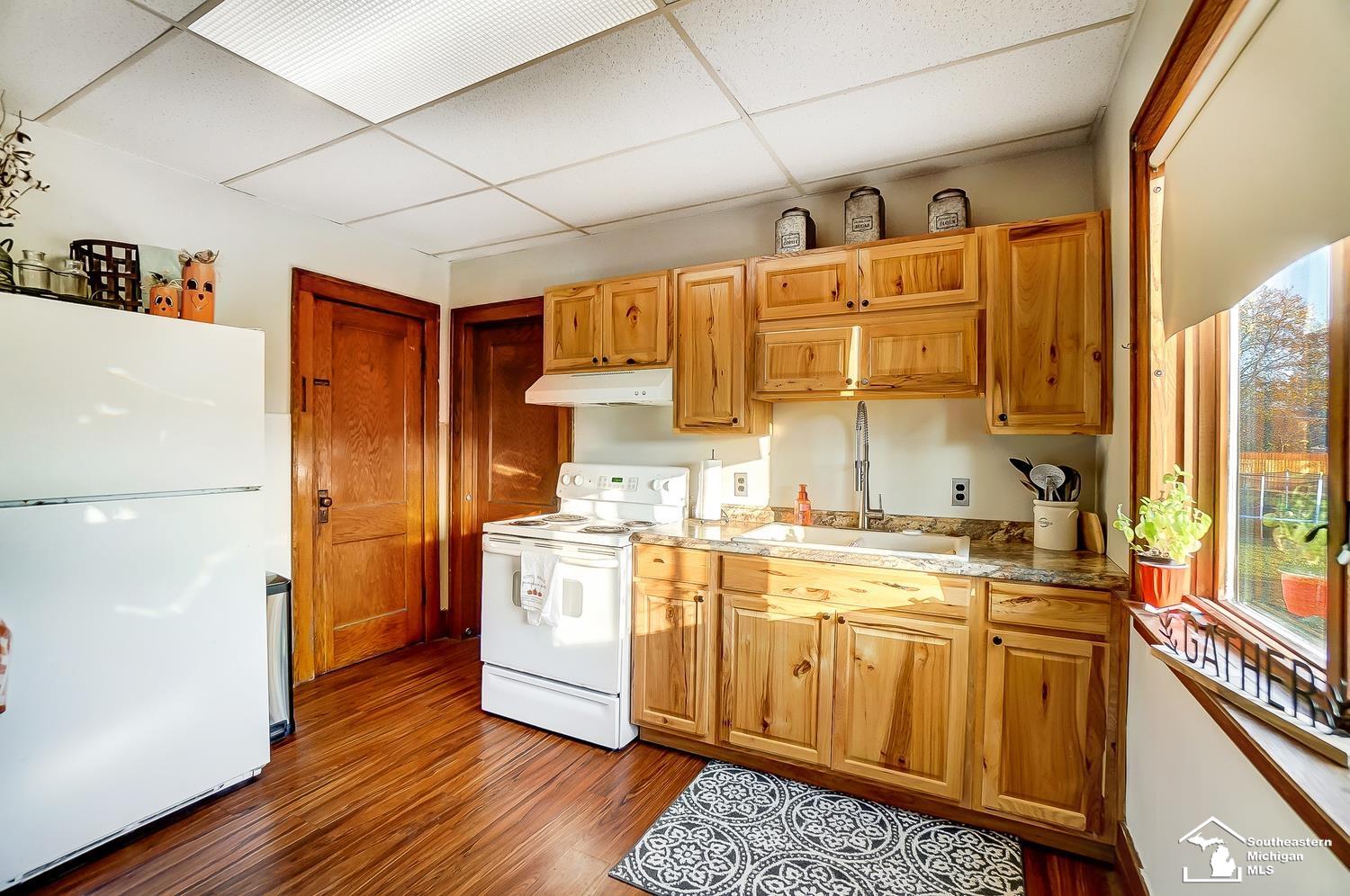 12736 Beaver Street Carleton, MI 48117 - Photo 13 of 46 50094981-12.JPG