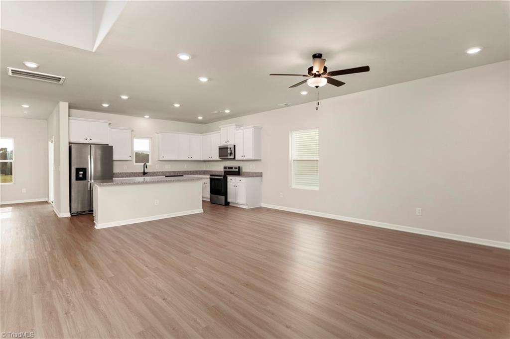 112 Tail Star Court King, NC 27021 - Photo 5 of 25