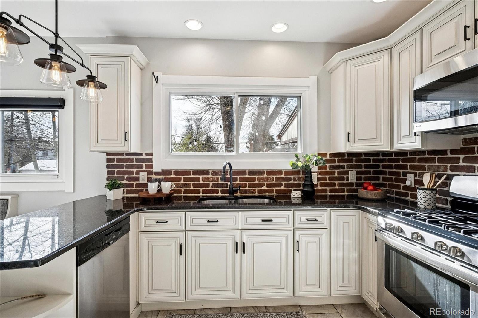 1600 Ivanhoe Street Denver, CO 80220 - Photo 15 of 46