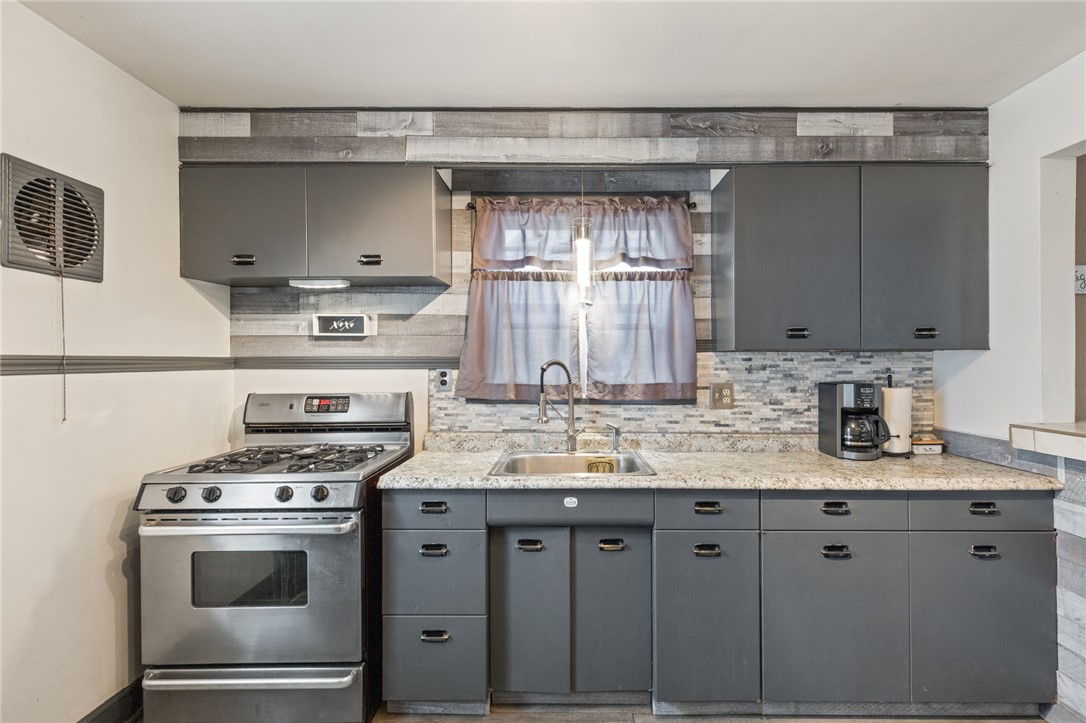 443 Lyceum Street Rochester, NY 14609 - Photo 8 of 44