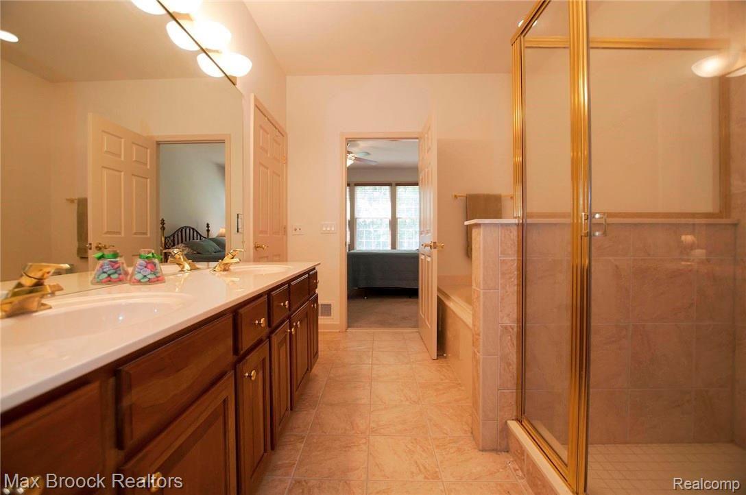 3655 Tremonte Circle Rochester, MI 48306 - Photo 23 of 35 20.jpg
