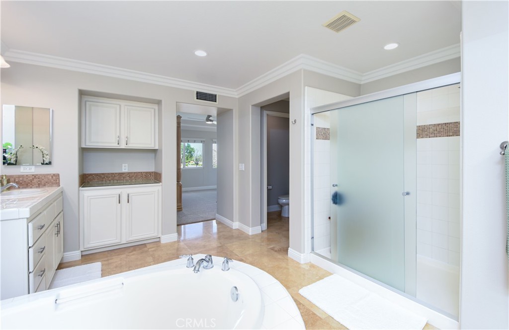 8578 Hunt Canyon Road Corona, CA 92883 - Photo 33 of 75 Primary Suite Bathroom