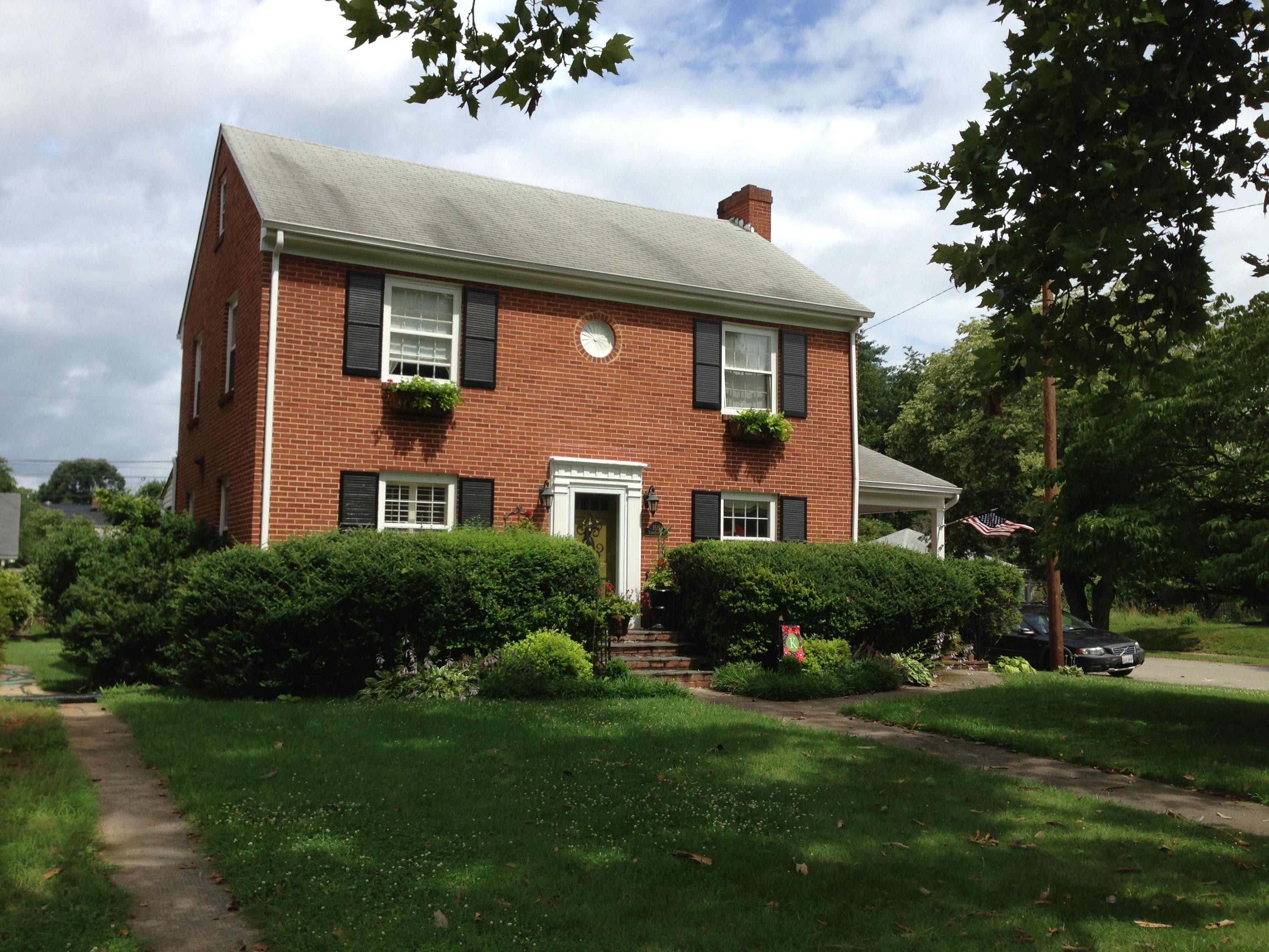 1839 Blenheim Road Southwest Roanoke, VA 24015 - Photo 1 of 19 Main