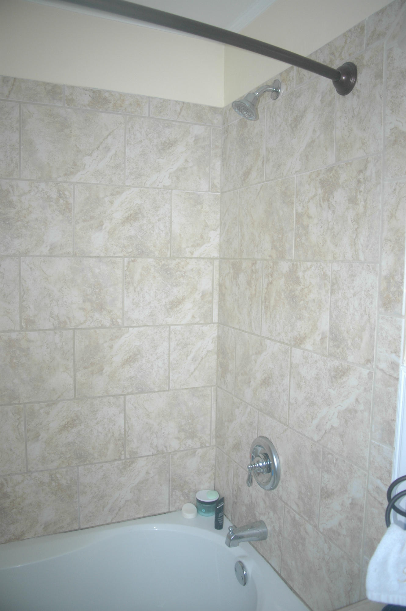 1839 Blenheim Road Southwest Roanoke, VA 24015 - Photo 16 of 19 Tiled bath