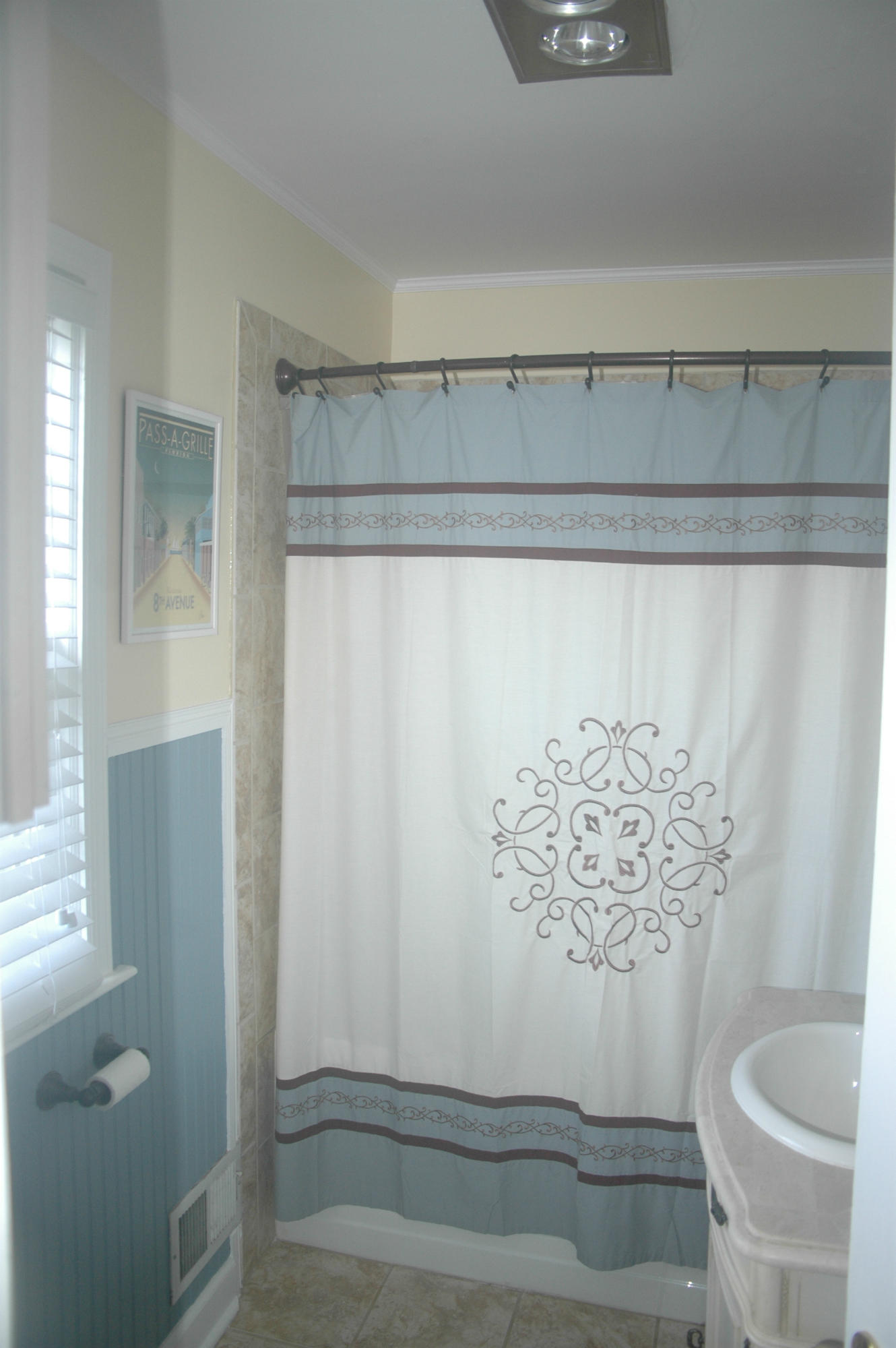 1839 Blenheim Road Southwest Roanoke, VA 24015 - Photo 17 of 19 Full bath