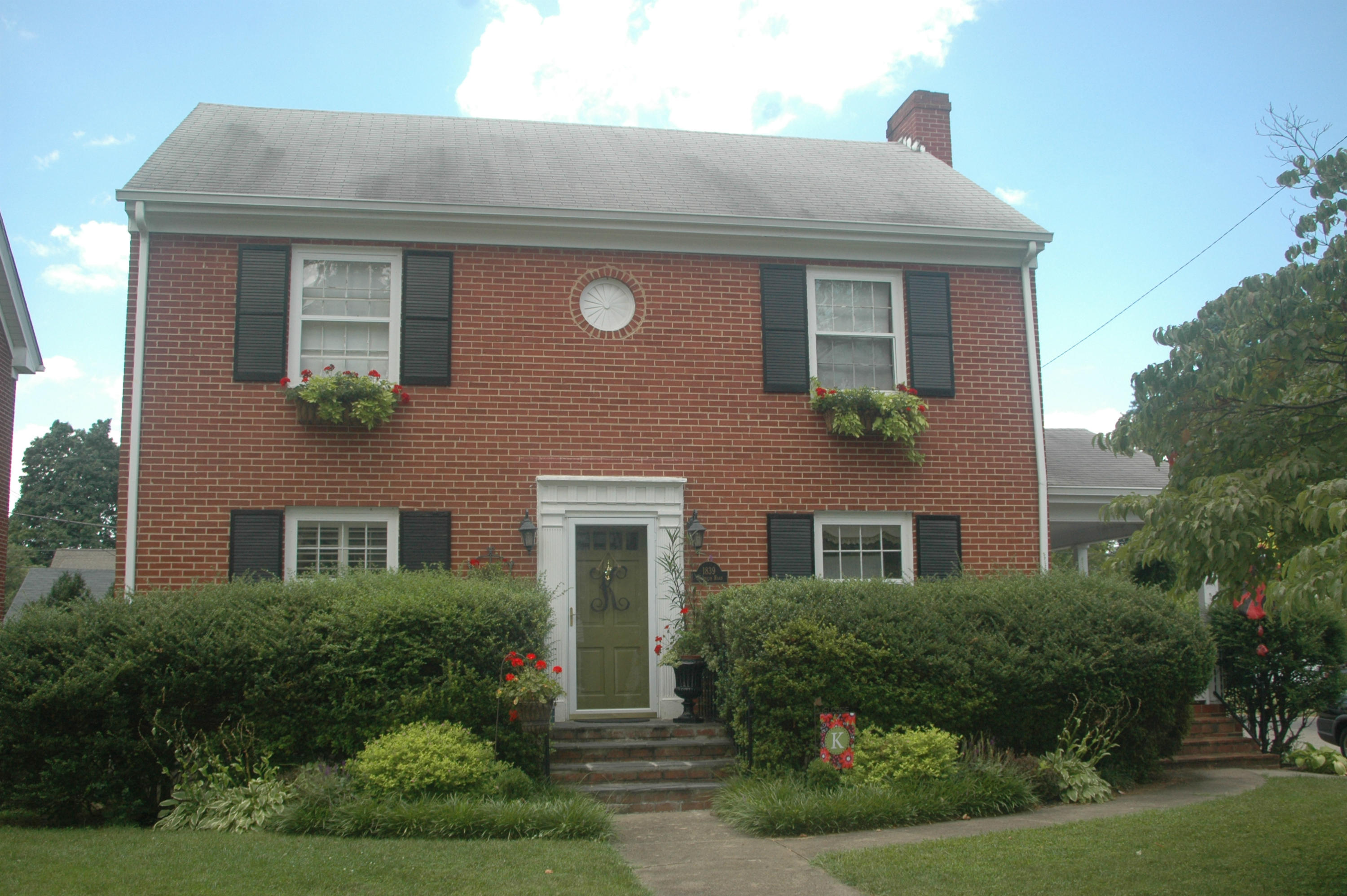 1839 Blenheim Road Southwest Roanoke, VA 24015 - Photo 3 of 19 Front view