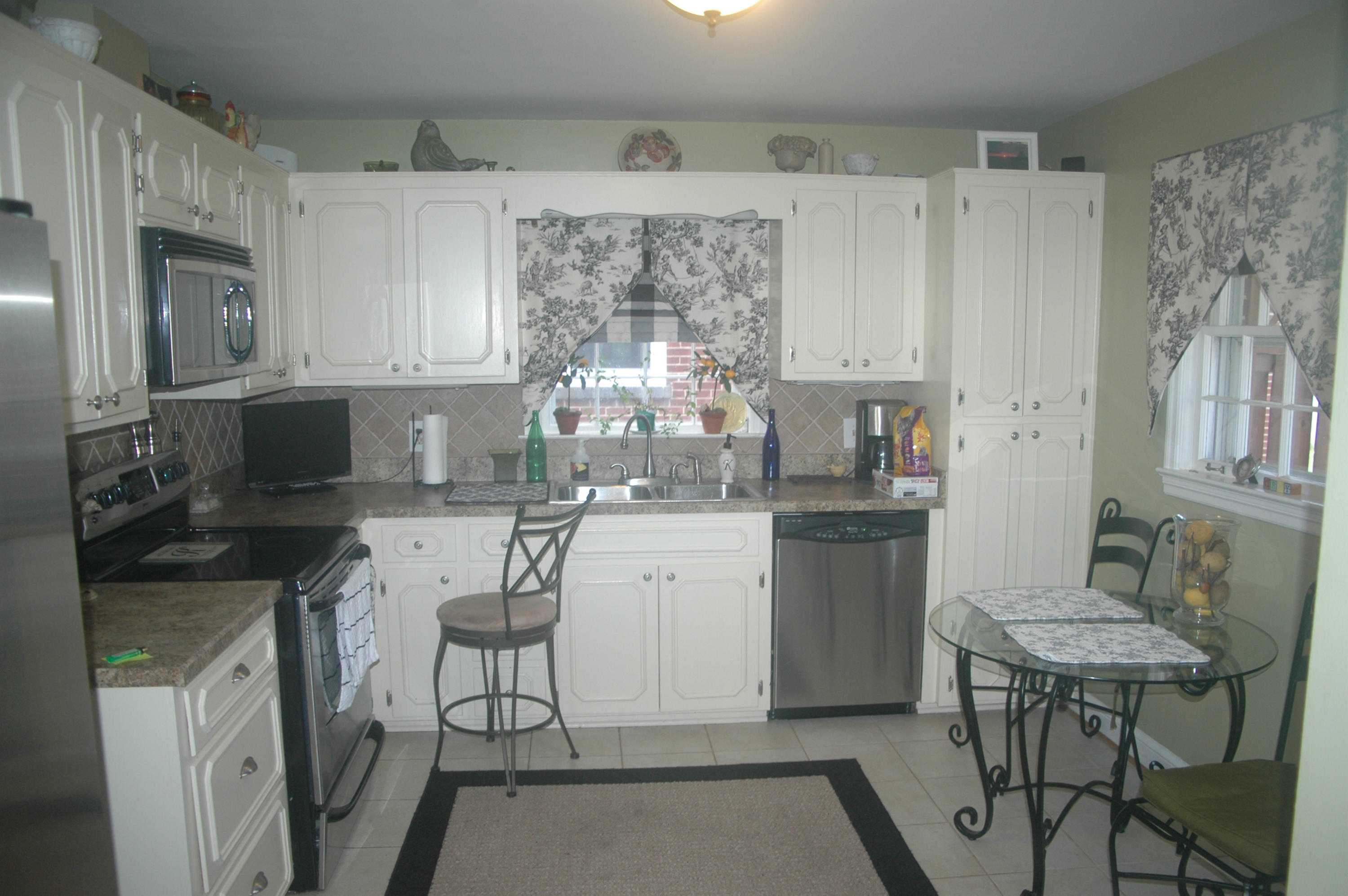 1839 Blenheim Road Southwest Roanoke, VA 24015 - Photo 7 of 19 kitchen updated with ample cabinets