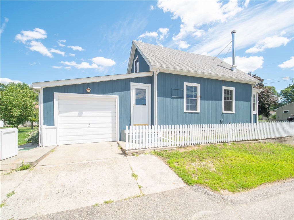 45 Phillips Street Woonsocket, RI 02895 - Photo 2 of 35