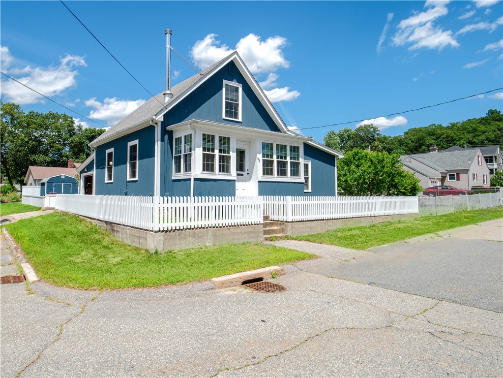 45 Phillips Street Woonsocket, RI 02895 - Photo 3 of 35