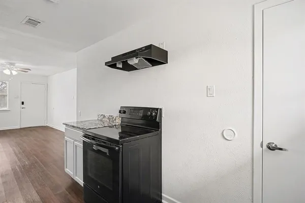 $1,295 | 2209 Barbell Lane, Fort Worth, TX 76111