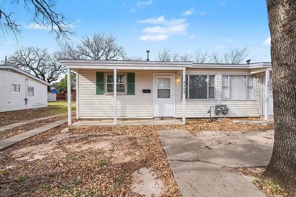 $1,295 | 2209 Barbell Lane, Fort Worth, TX 76111
