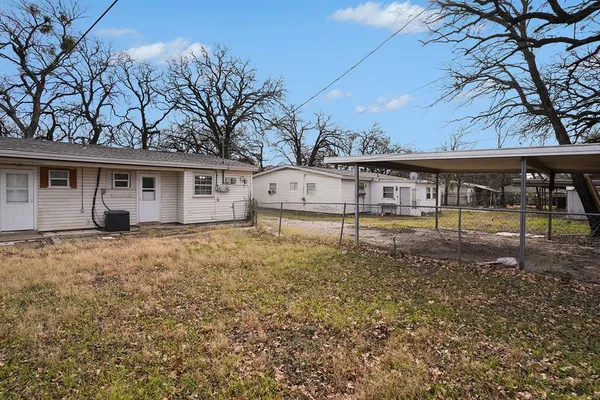 $1,295 | 2209 Barbell Lane, Fort Worth, TX 76111