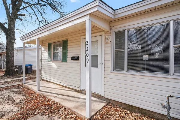 $1,295 | 2209 Barbell Lane, Fort Worth, TX 76111