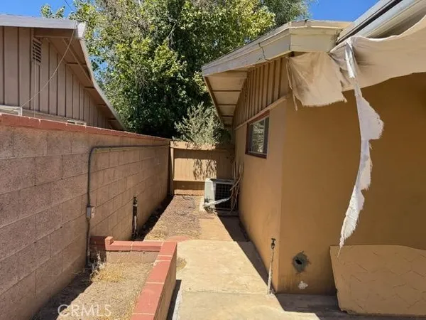 $325,000 | 1118 East E Avenue, Lancaster, CA 93535