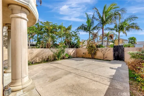 a view of a backyard of the house