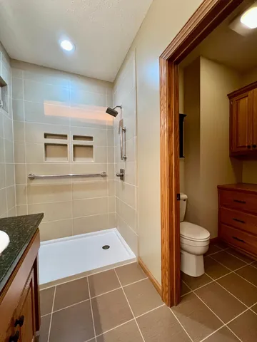 $689,000 | 83987 Ridge Creek Drive, Clinton, MN 56225