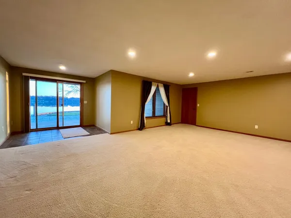 $689,000 | 83987 Ridge Creek Drive, Clinton, MN 56225