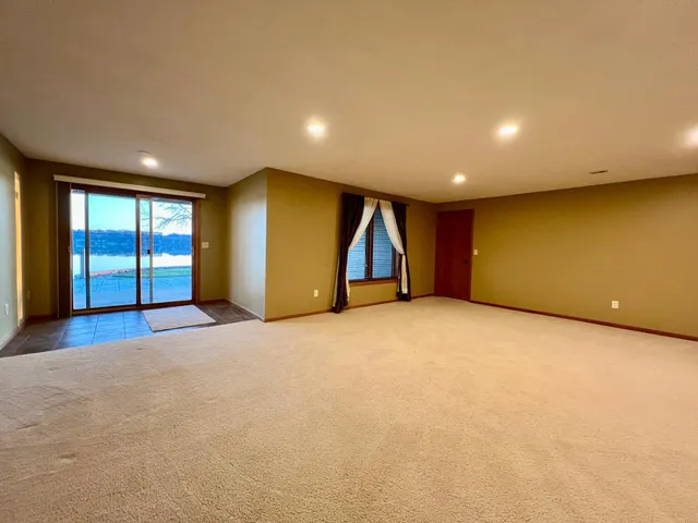 $689,000 | 83987 Ridge Creek Drive, Clinton, MN 56225