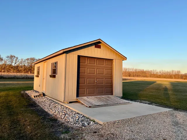 $689,000 | 83987 Ridge Creek Drive, Clinton, MN 56225