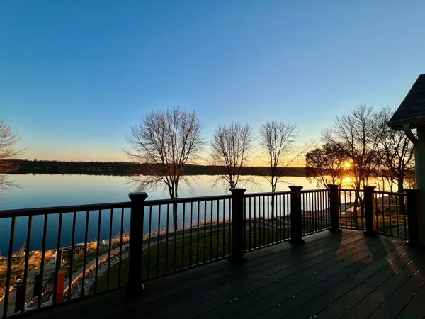 $689,000 | 83987 Ridge Creek Drive, Clinton, MN 56225