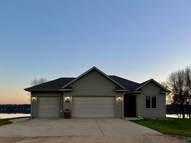 $689,000 | 83987 Ridge Creek Drive, Clinton, MN 56225