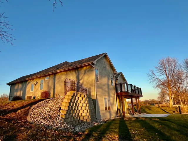 $689,000 | 83987 Ridge Creek Drive, Clinton, MN 56225