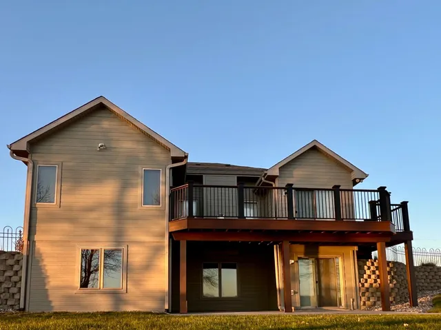 $689,000 | 83987 Ridge Creek Drive, Clinton, MN 56225