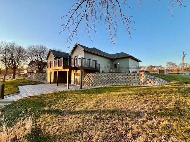 $689,000 | 83987 Ridge Creek Drive, Clinton, MN 56225