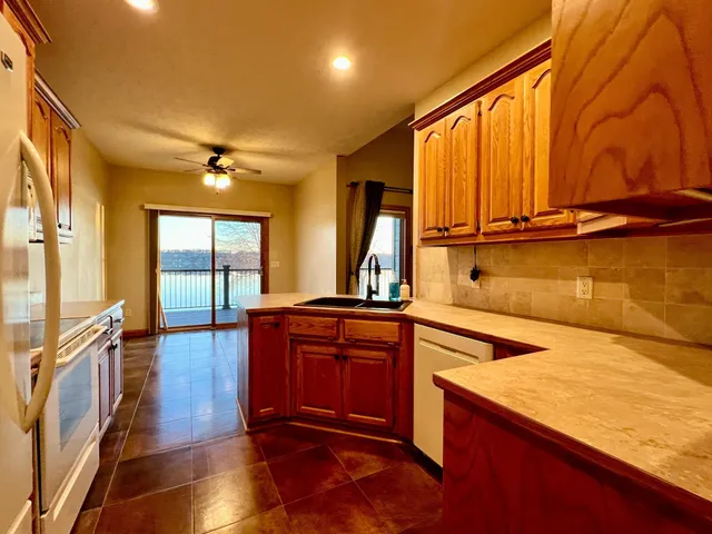 $689,000 | 83987 Ridge Creek Drive, Clinton, MN 56225