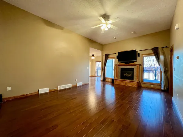 $689,000 | 83987 Ridge Creek Drive, Clinton, MN 56225