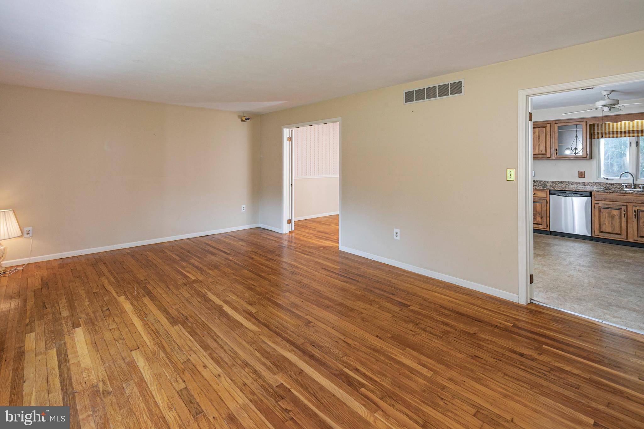 1018 Upper River Road Ewing, NJ 08628 - Photo 4 of 31 Living room