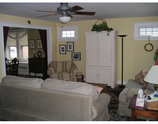 38 Maple Road Melrose, MA 02176 - Photo 3 of 10 Gallery Image 3