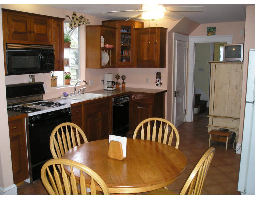 38 Maple Road Melrose, MA 02176 - Photo 5 of 10 Gallery Image 5