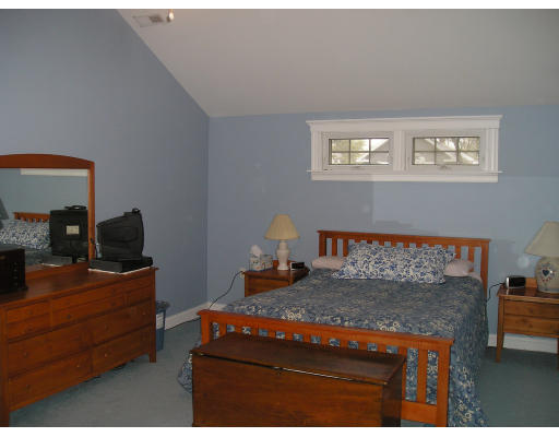 38 Maple Road Melrose, MA 02176 - Photo 7 of 10 Gallery Image 7