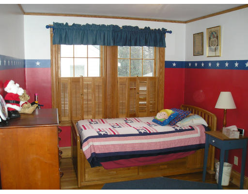 38 Maple Road Melrose, MA 02176 - Photo 9 of 10 Gallery Image 9