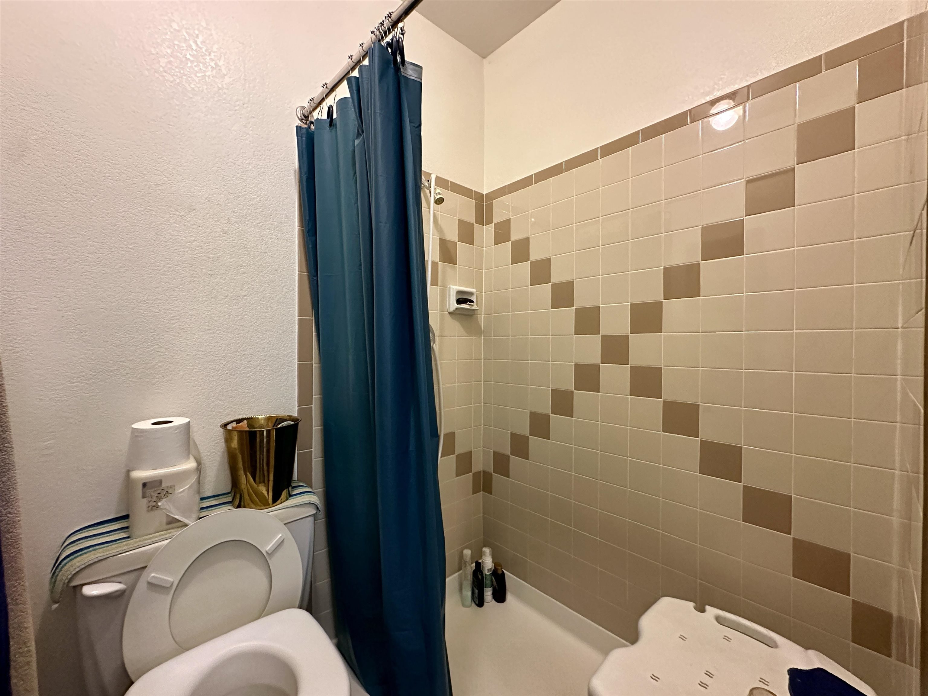 3010 F F 3/4 Road Grand Junction, CO 81504 - Photo 11 of 25 a bathroom with a toilet and a shower
