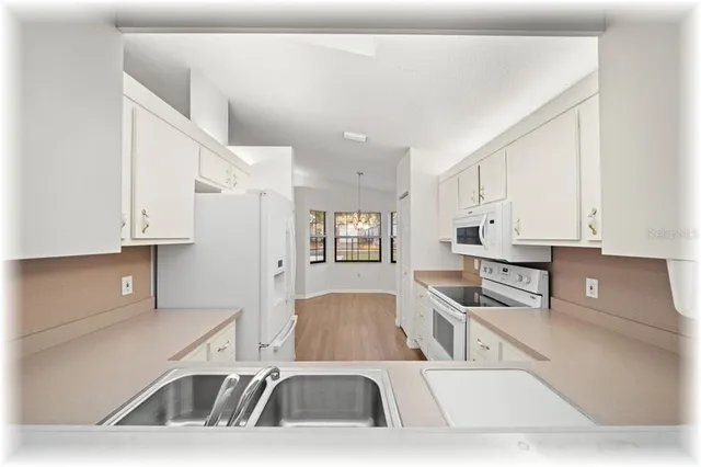 $194,900 | 3911 Northeast 22nd Lane, Ocala, FL 34470