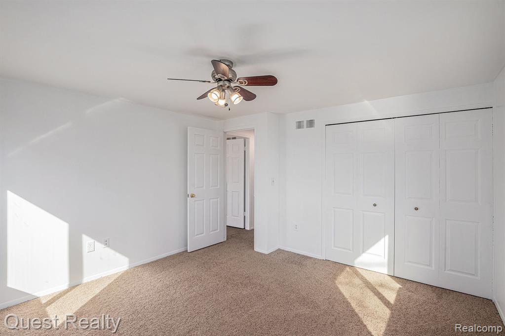 3095 Rolling Green Circle South Rochester Hills, MI 48309 - Photo 19 of 33