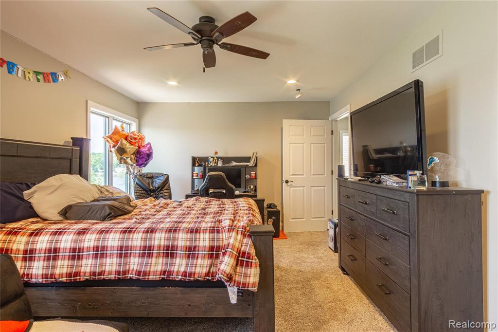 13558 South Horrell Road Fenton, MI 48430 - Photo 16 of 28