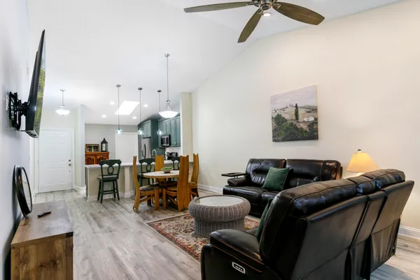 $3,300 | 10711 Palm Leaf Drive, Unit B, Boynton Beach, FL 33437