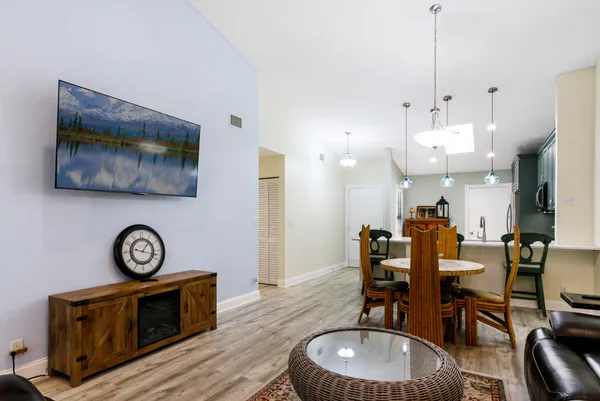 $3,300 | 10711 Palm Leaf Drive, Unit B, Boynton Beach, FL 33437