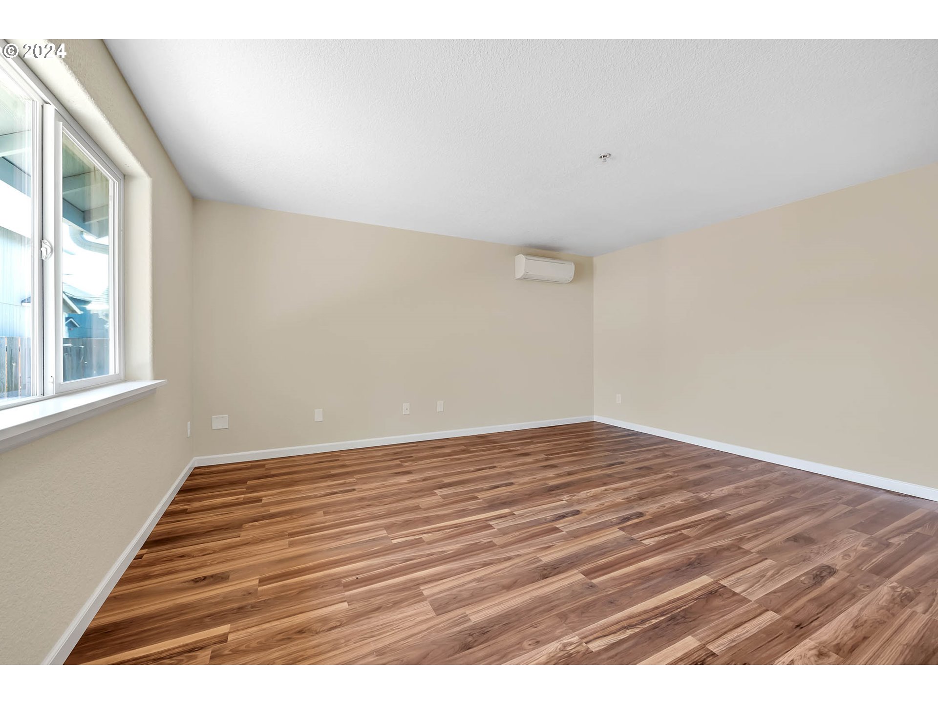 1321 Maxwell Road Eugene, OR 97404 - Photo 6 of 25 Great Room