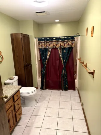 $799,000 | 2454 Oakwood Drive, Hillsdale, MI 49242