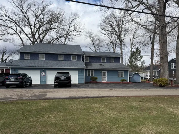 $799,000 | 2454 Oakwood Drive, Hillsdale, MI 49242